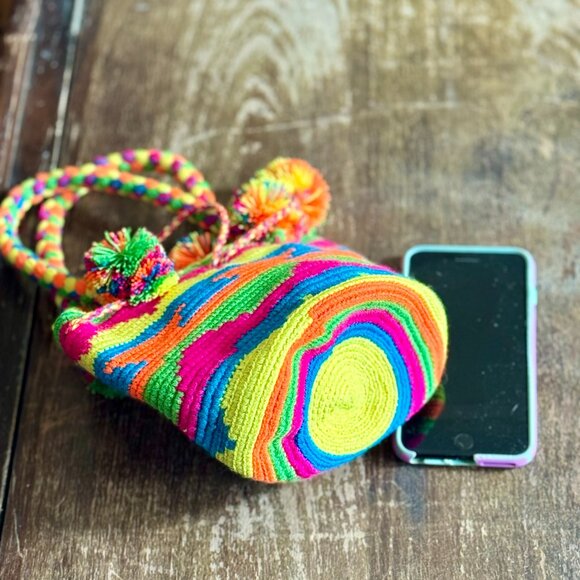 Artisan small hand-crocheted purse from South America - Picture 3 of 6